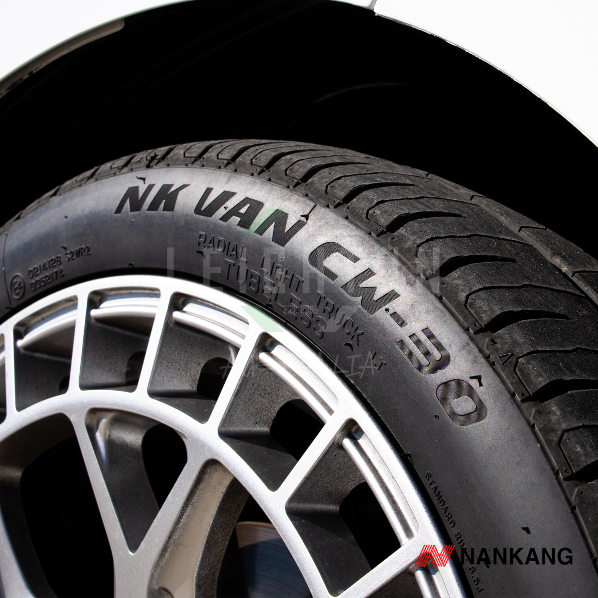 Nankang 245/40R20-109 LT