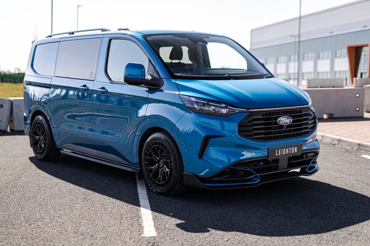 Side Bar (SWB Gloss Black) for Transit Custom/VW Transporter T7