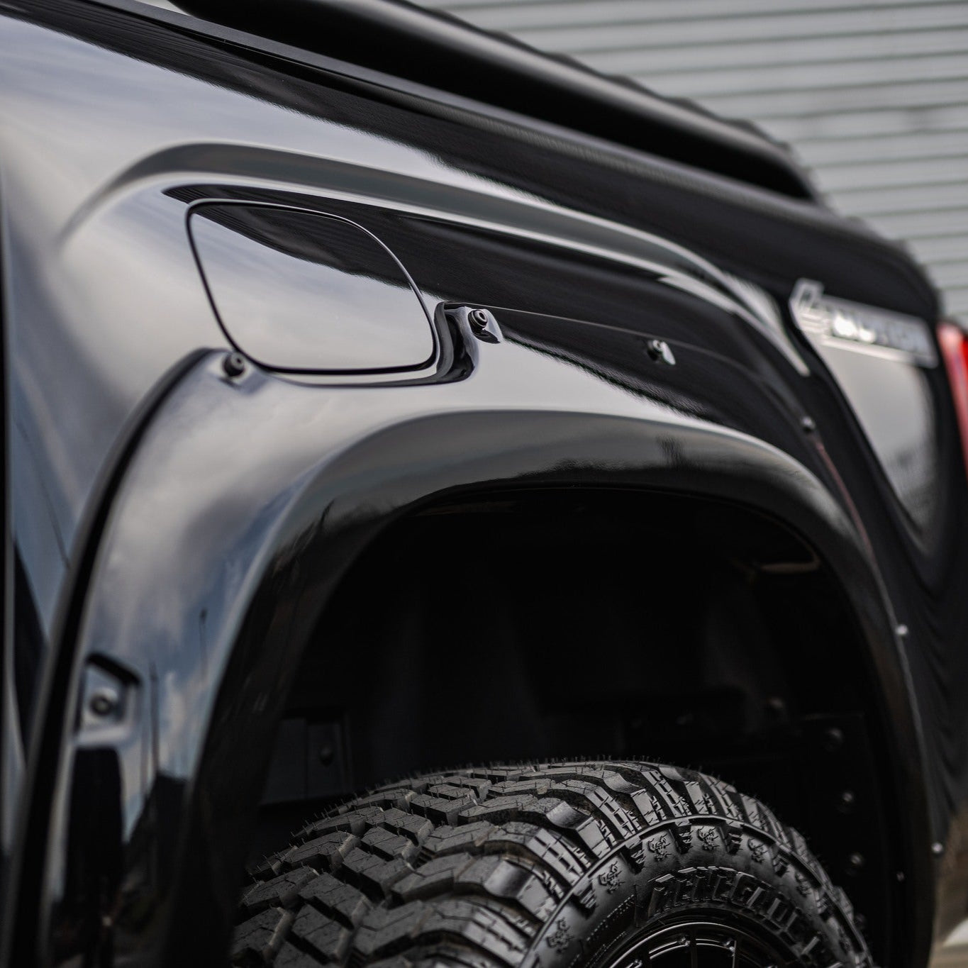 VW Amarok 2023 - EGR Flares Midnight Black