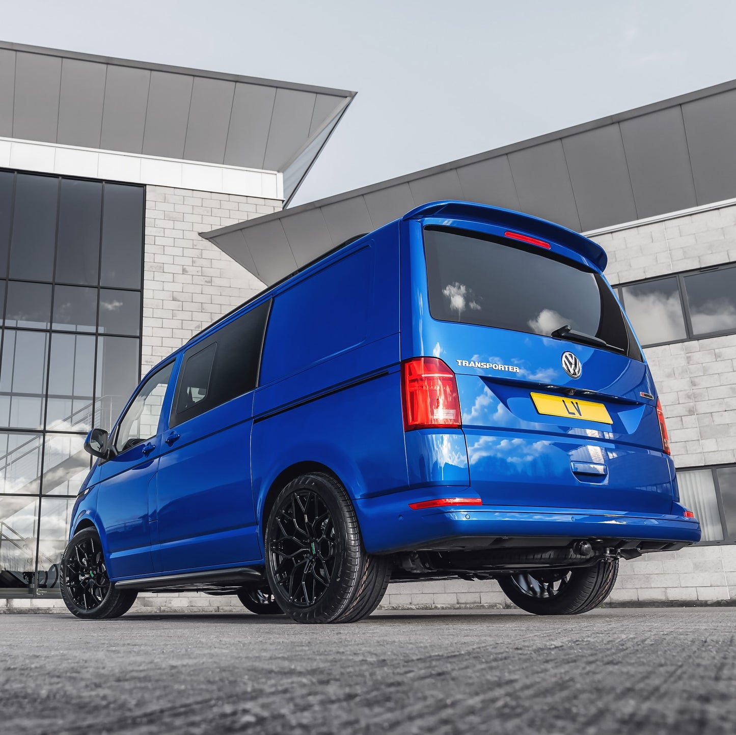 LV-2 Gloss Black Alloy Wheels 8.5"