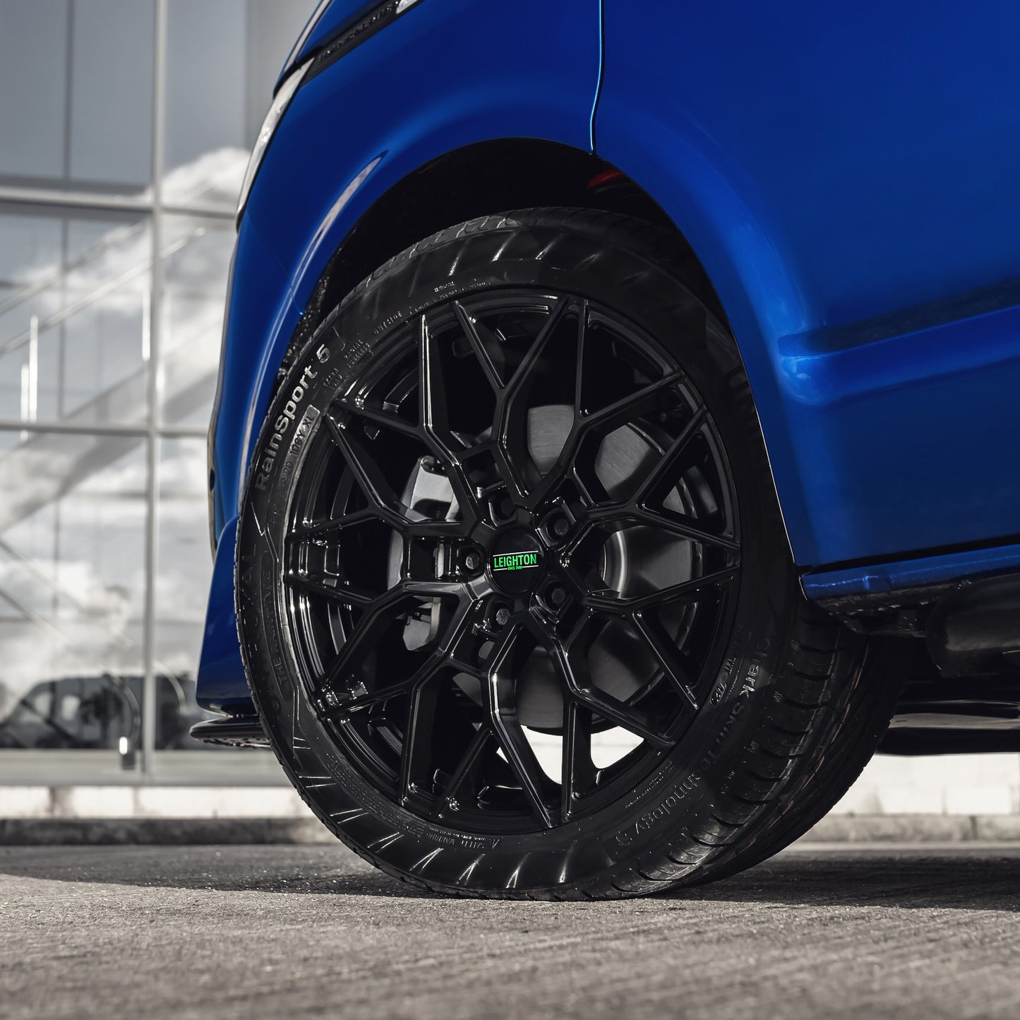 LV-2 Gloss Black Alloy Wheels 8.5"