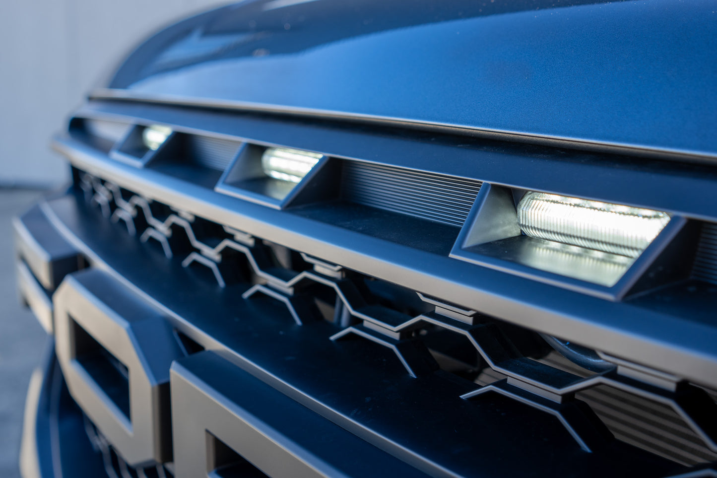 Raptor Grille Wildtrak and XLT 2022+ 3 Lights