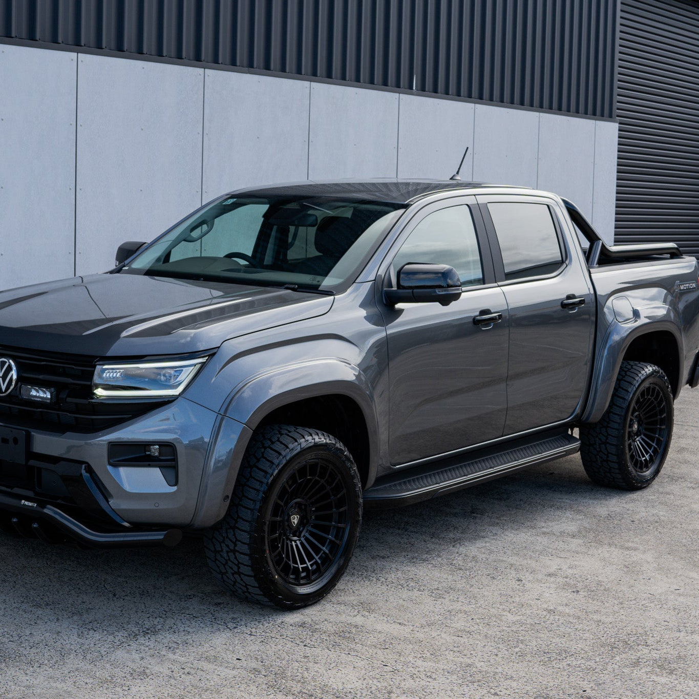VW Amarok 2023 - Predator Flares Dark Grey