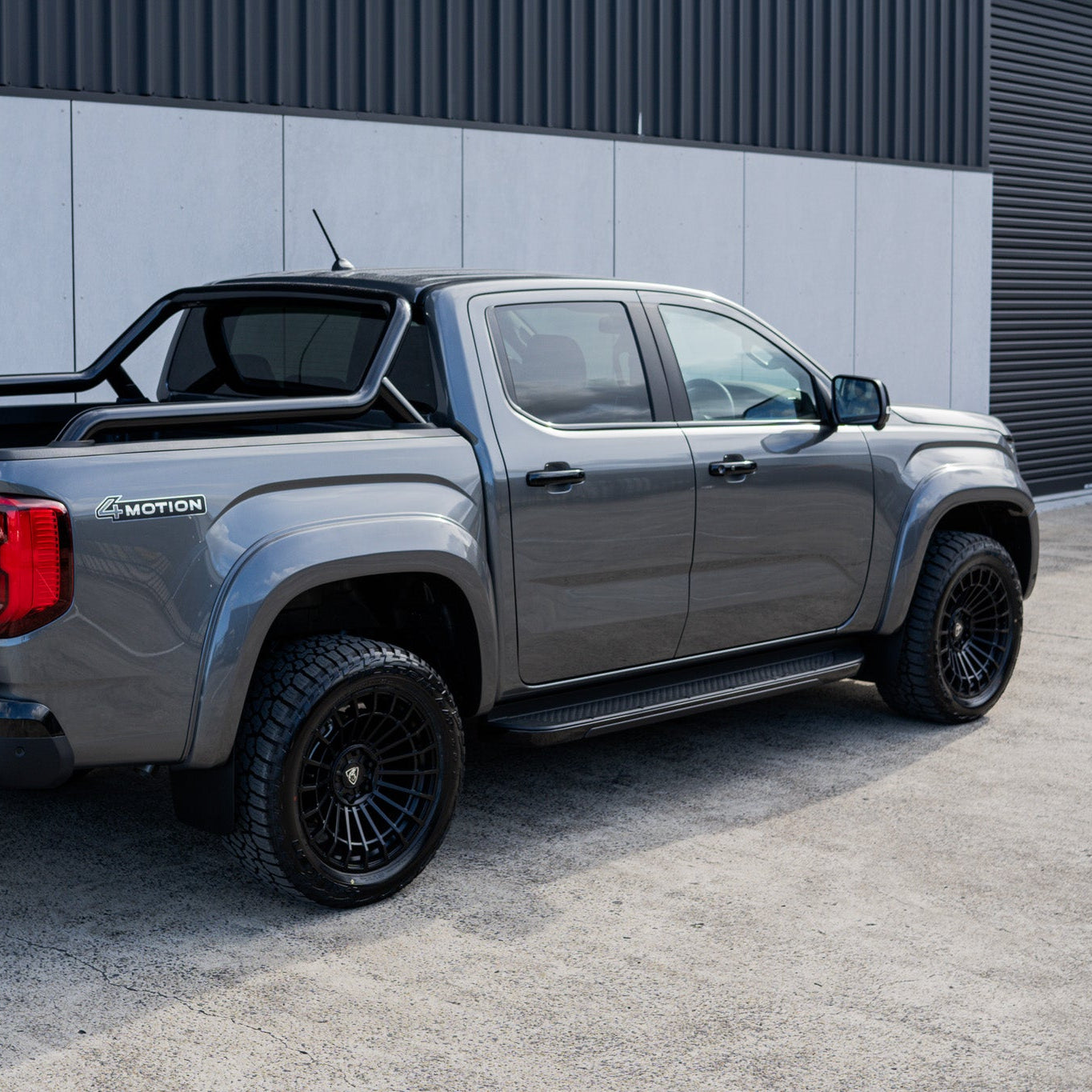 VW Amarok 2023 - Predator Flares Dark Grey