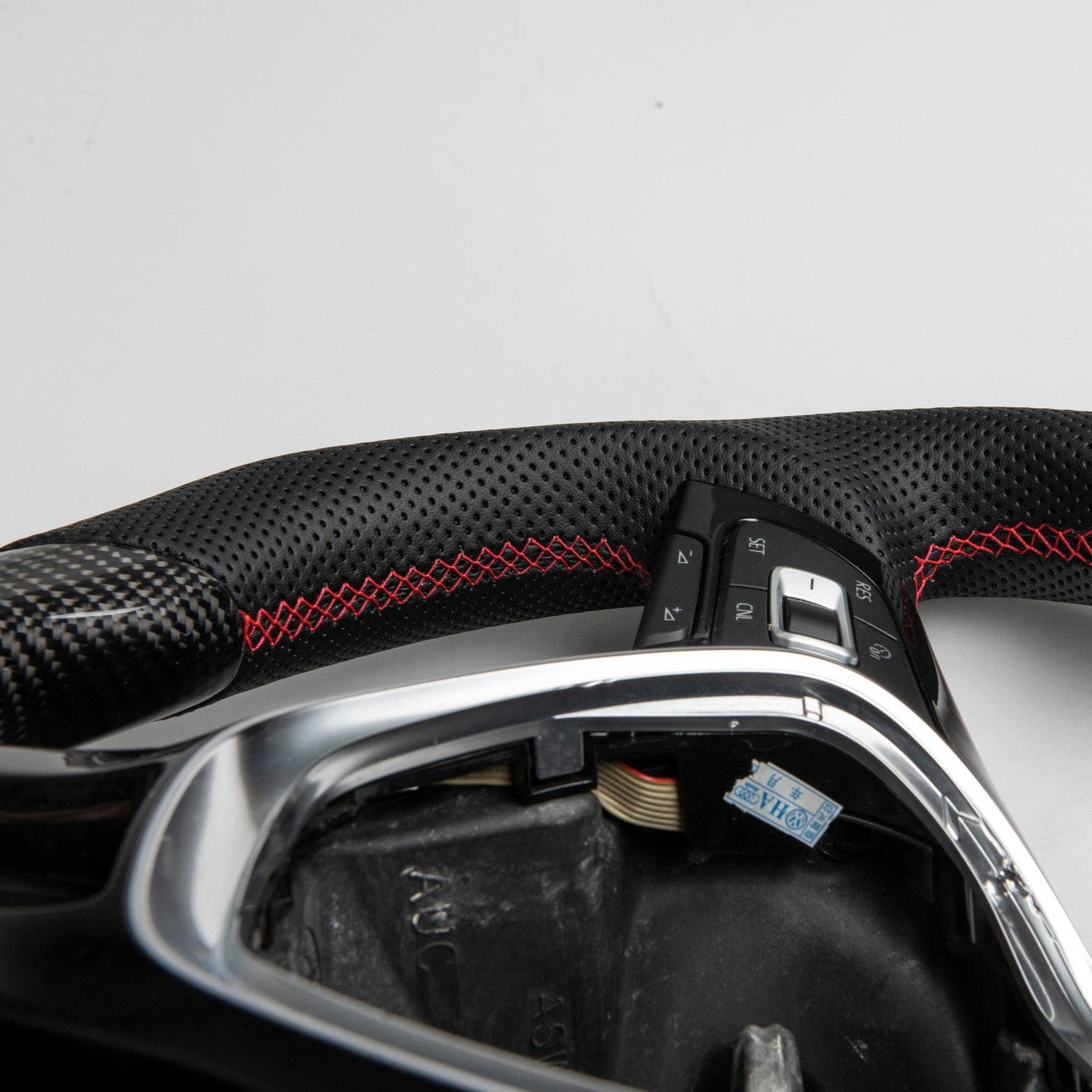 Carbon Flat Bottom T6.1 Wheel - Red