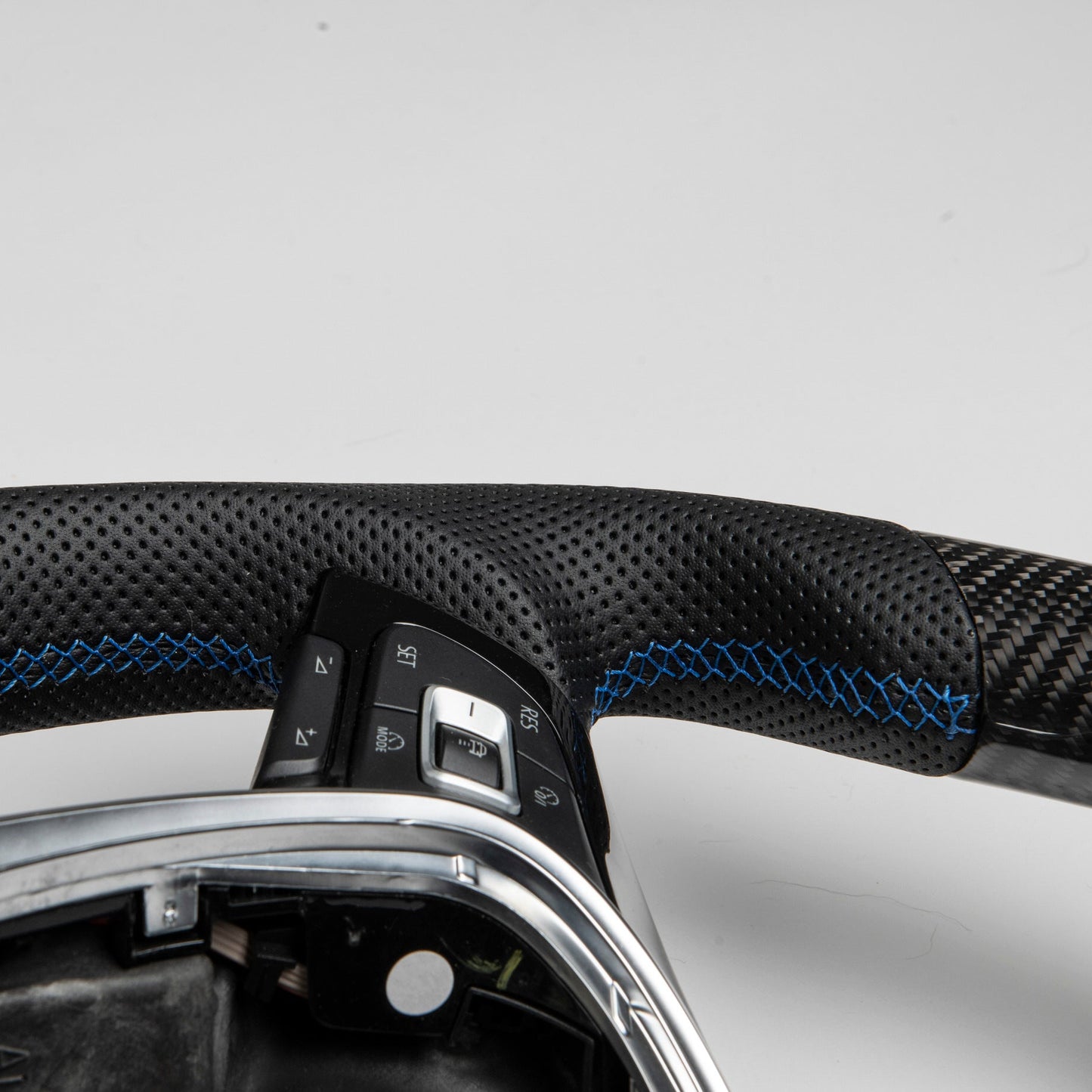 Carbon Flat Bottom T6.1 Wheel - Blue