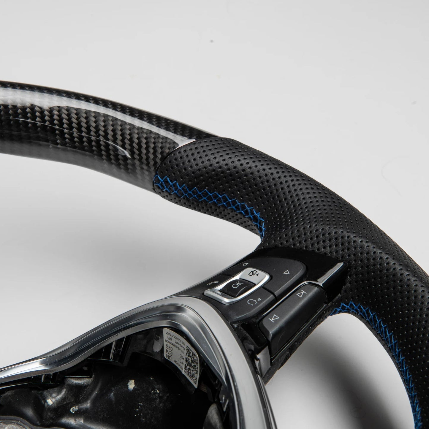 Carbon Flat Bottom T6.1 Wheel - Blue