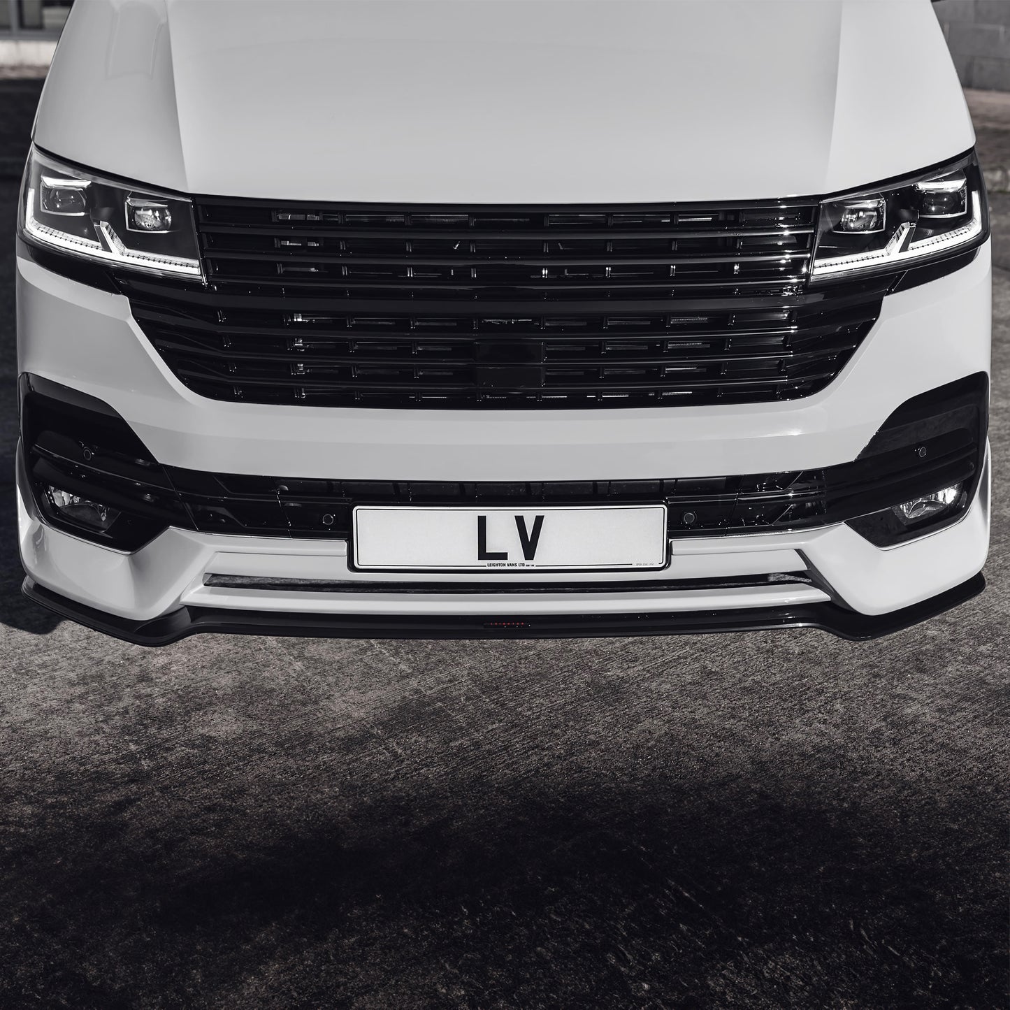 Gloss Black Badgeless Grille ( VW T6.1)