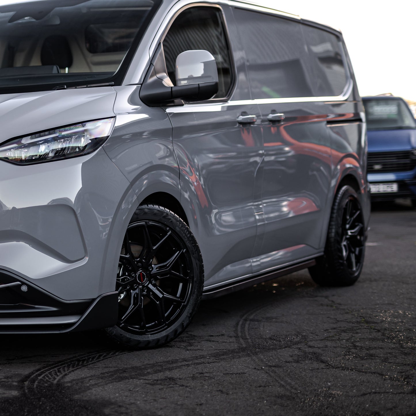 LV-T1 Gloss Black
