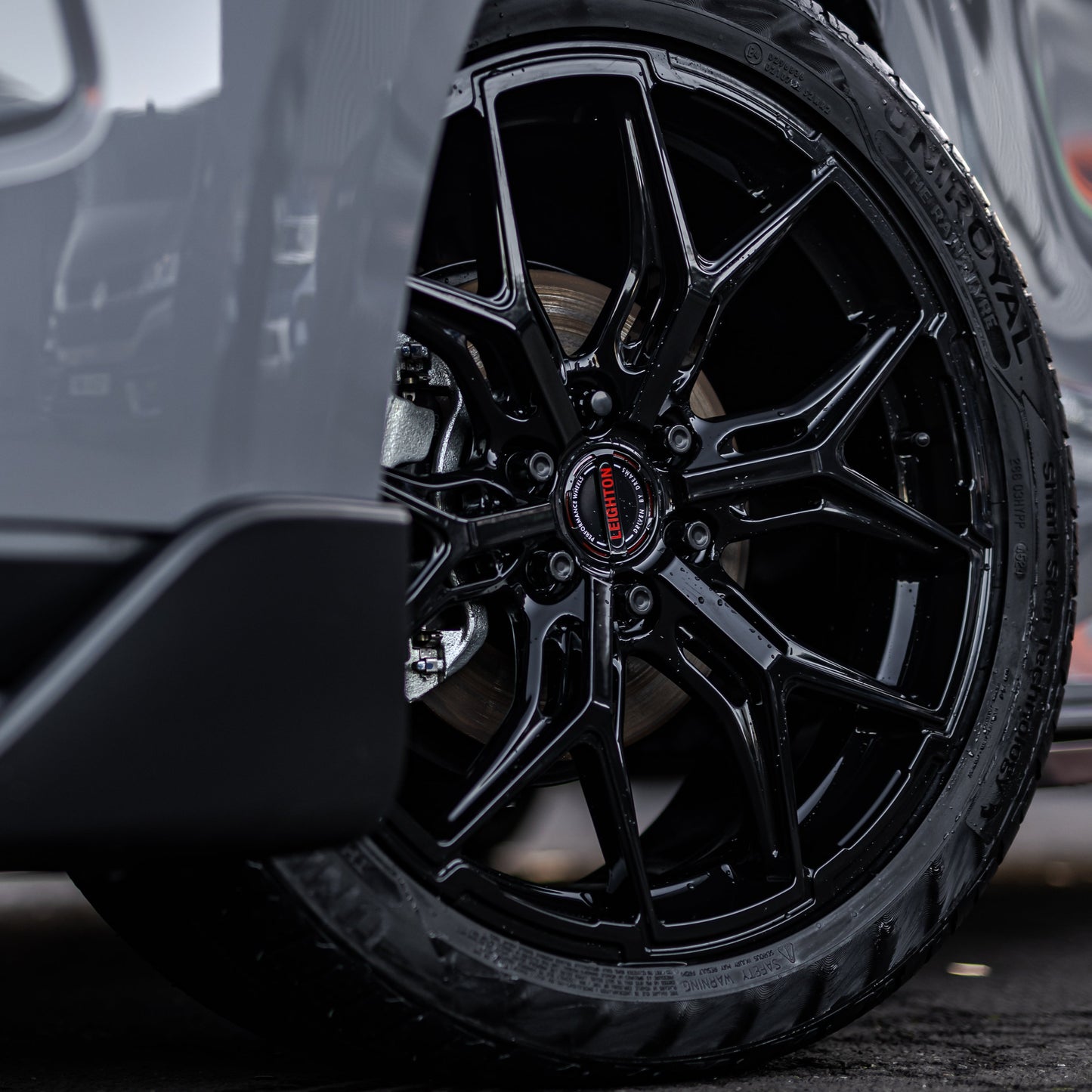 LV-T1 Gloss Black