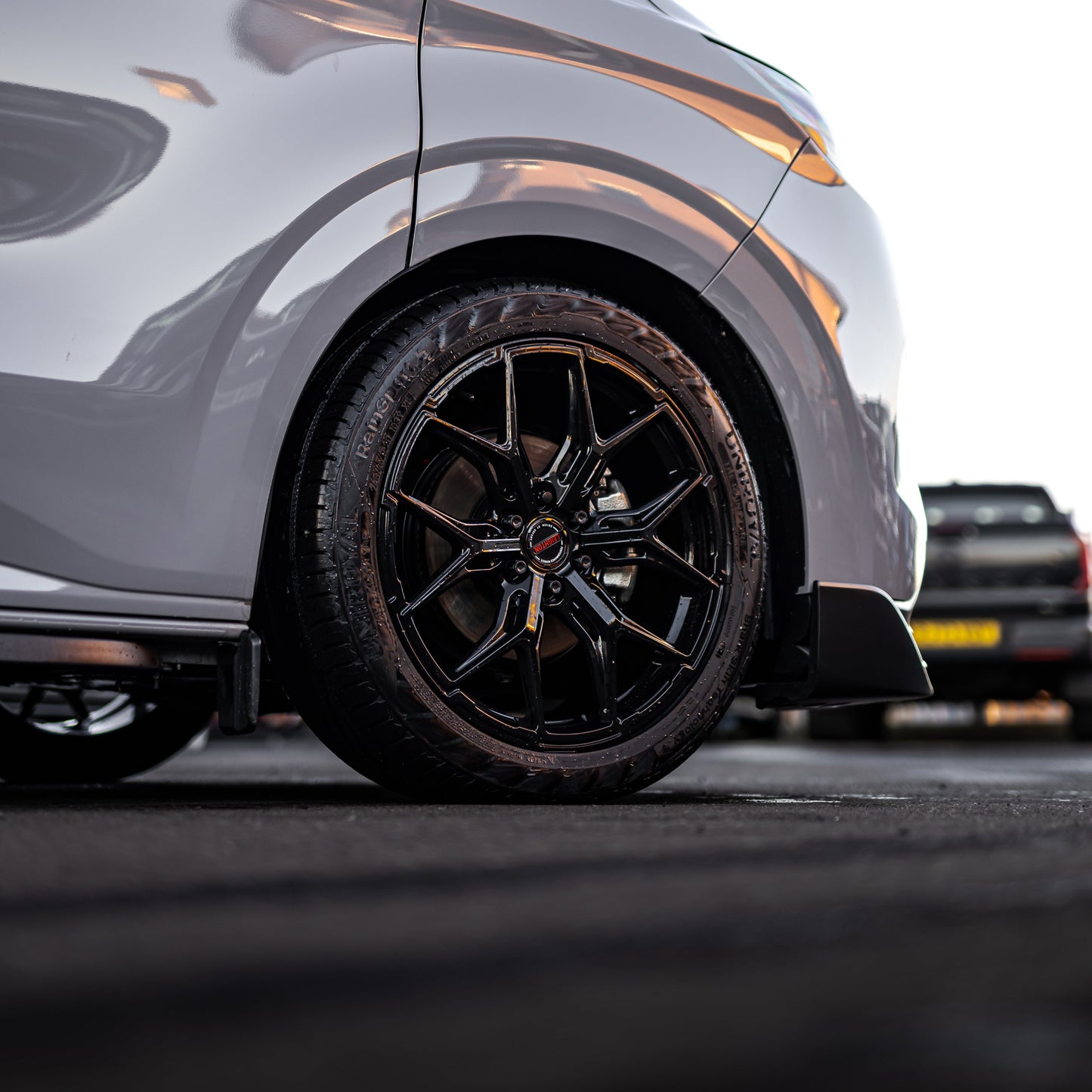 LV-T1 Gloss Black