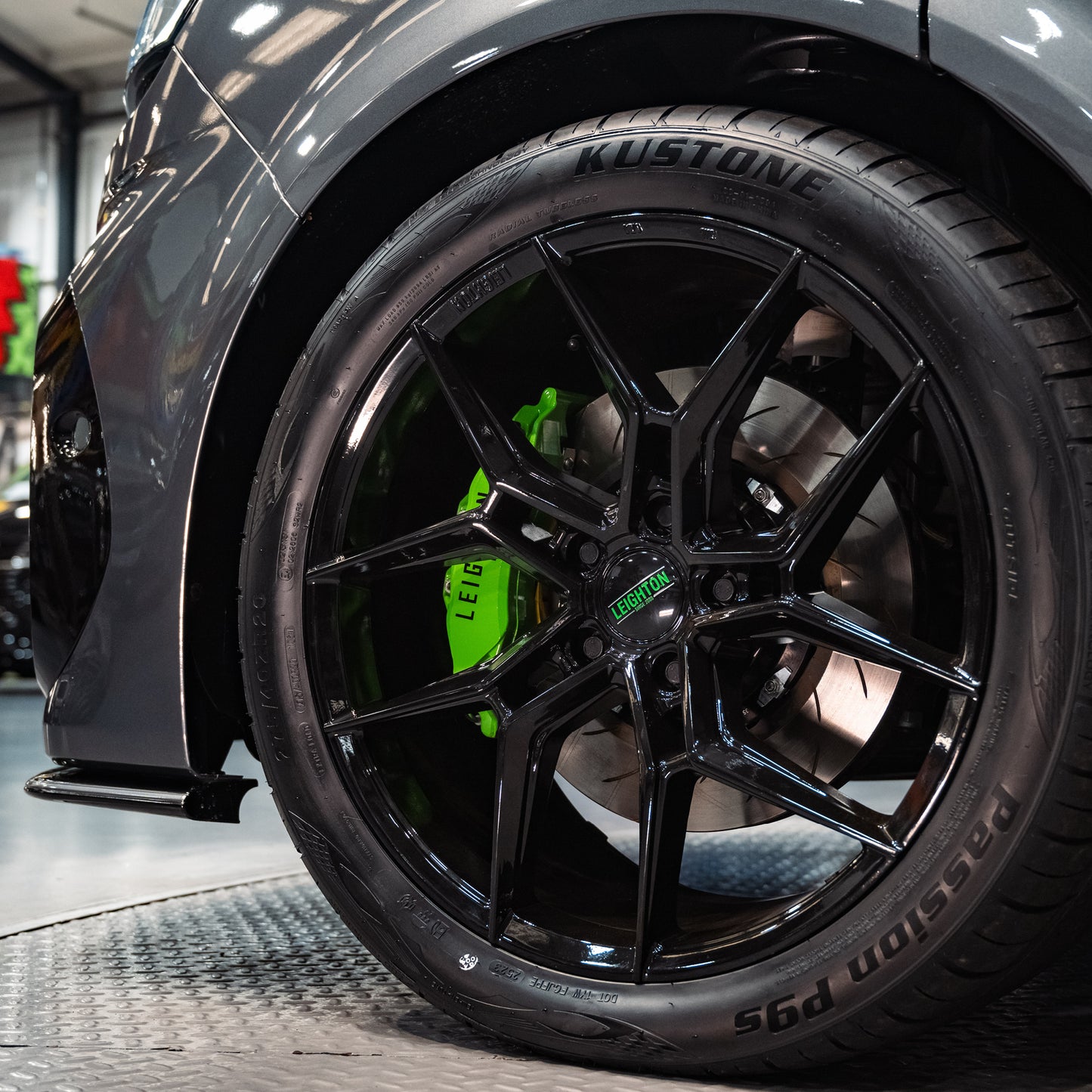 LV-3 Gloss Black Alloy Wheels 10"