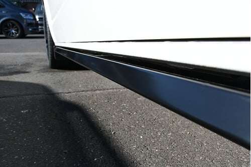 Trapezoid Side Bars (VWT5 to T6.1) LWB Gloss Black