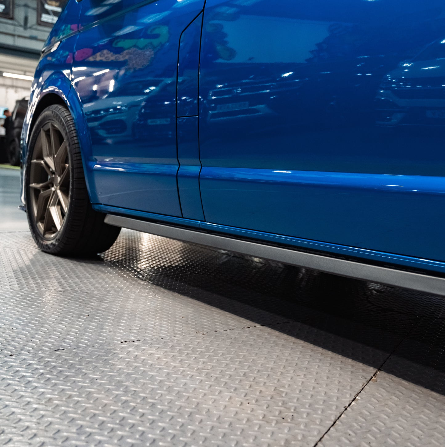 Trapezoid Side Bars (VWT5 to T6.1) SWB Matte Black