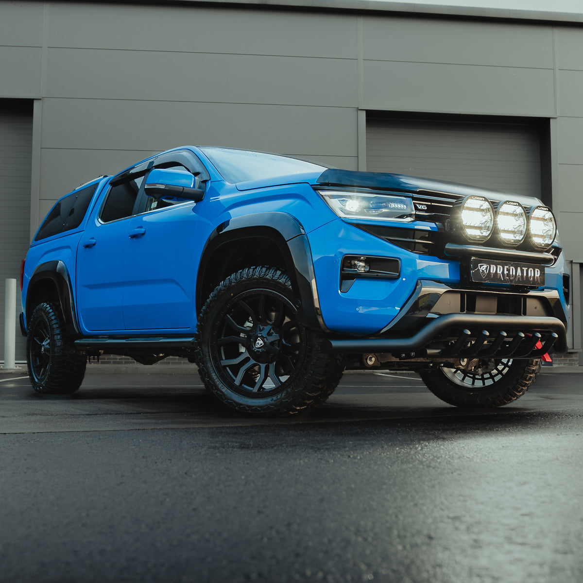 VW Amarok 2023 - Predator Flares Bright Blue