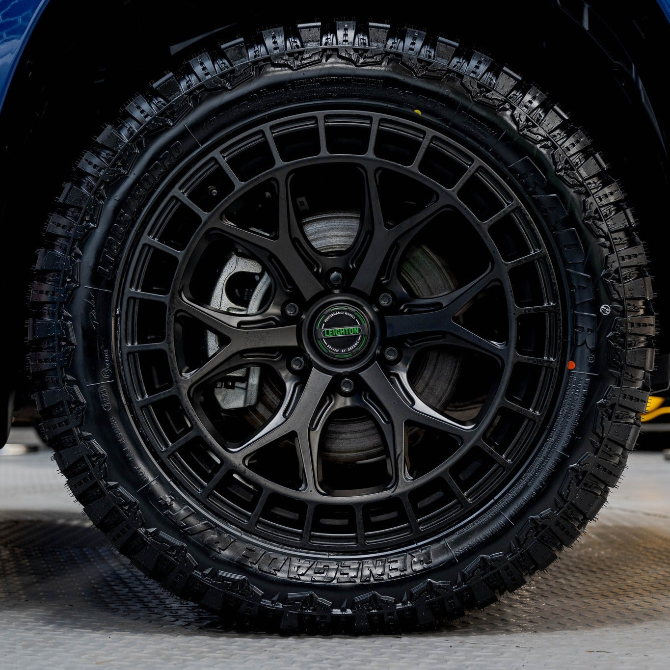LV-X1 Gloss Black