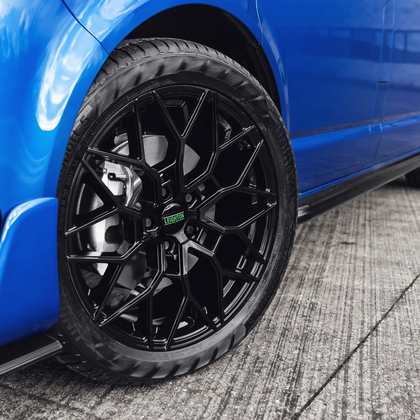 LV-2 Gloss Black Alloy Wheels 8.5"