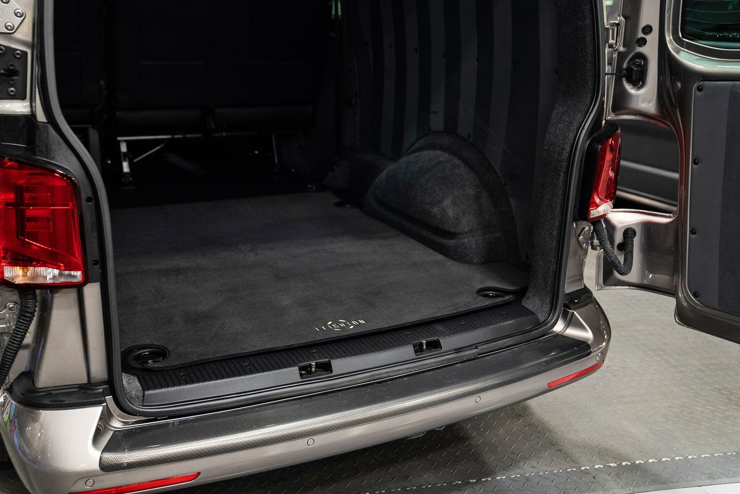 Rear Load Mat (T5 to T6.1) Black/White Logo - SWB