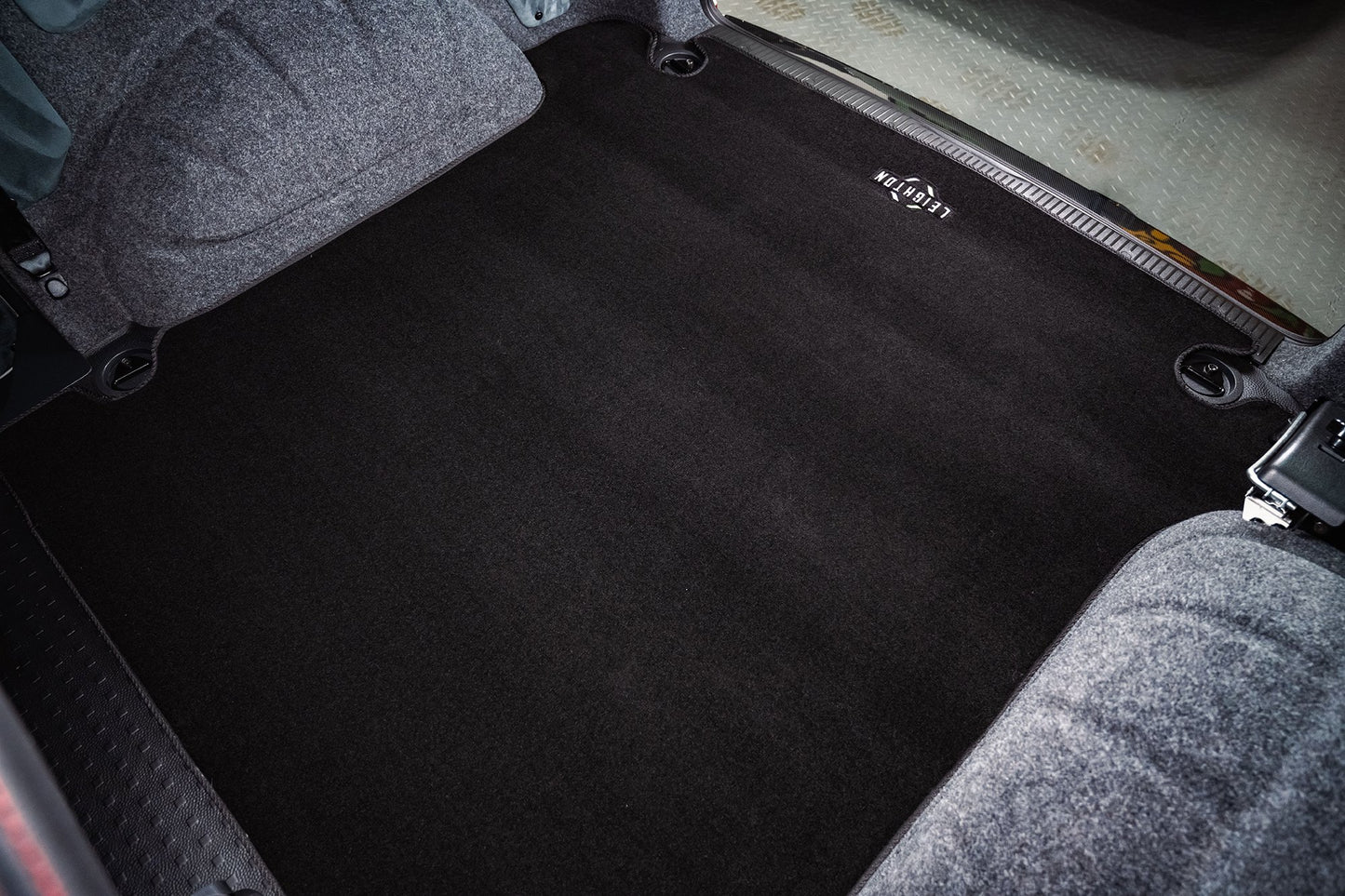 Rear Load Mat (T5 to T6.1) Black/White Logo - SWB
