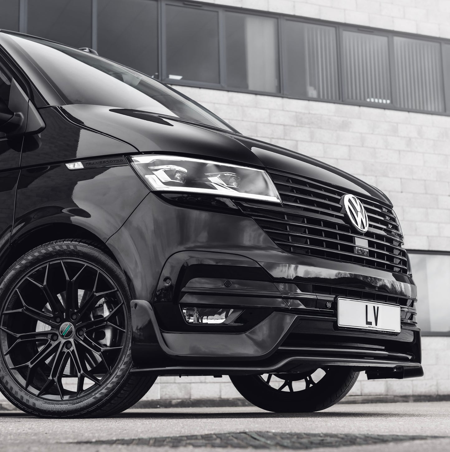 Gloss Black Badged Grille ( VW T6.1)