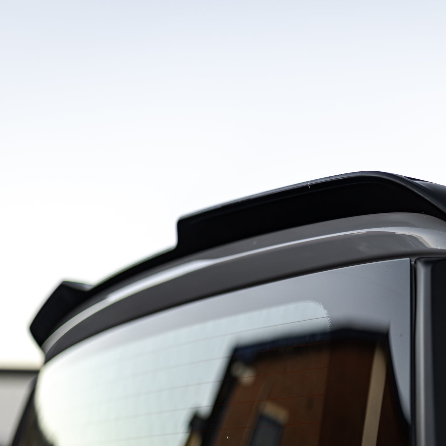LV-RF Spoiler Tailgate
