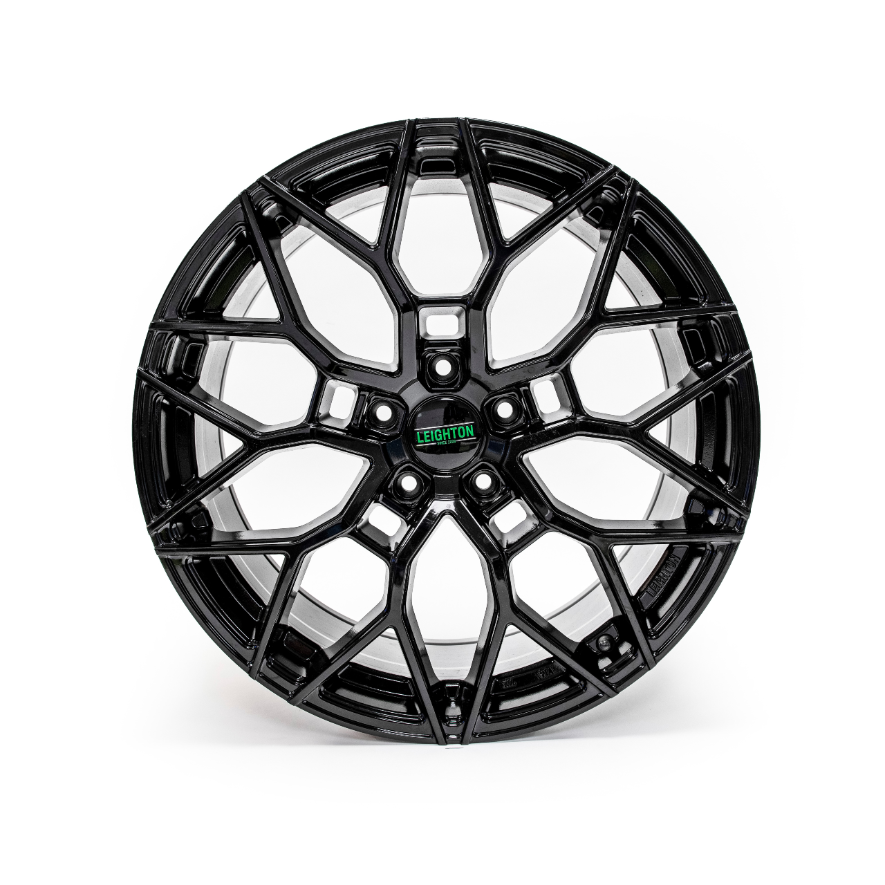 LV-2 Gloss Black Alloy Wheels 8.5"
